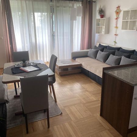 Wohnhaus City Sued Herzogsdorf Luaran gambar
