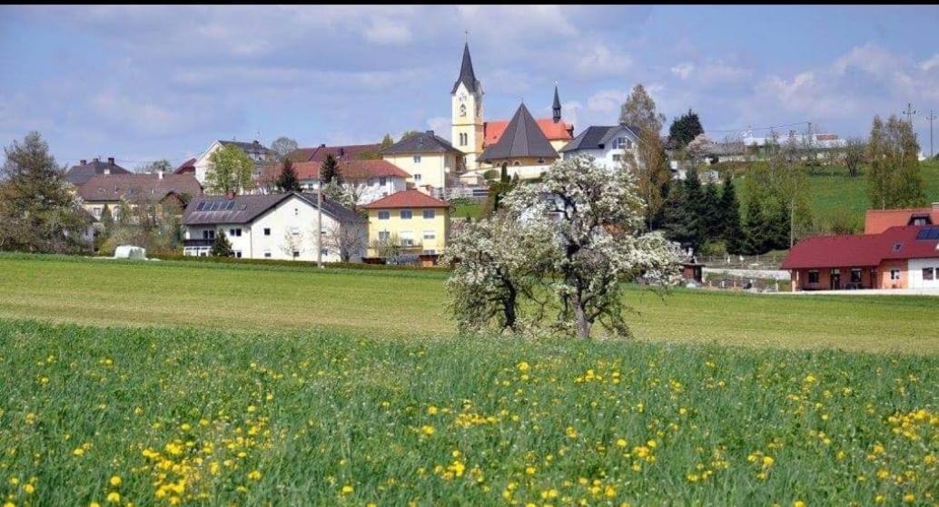 Wohnhaus City Sued Herzogsdorf Luaran gambar
